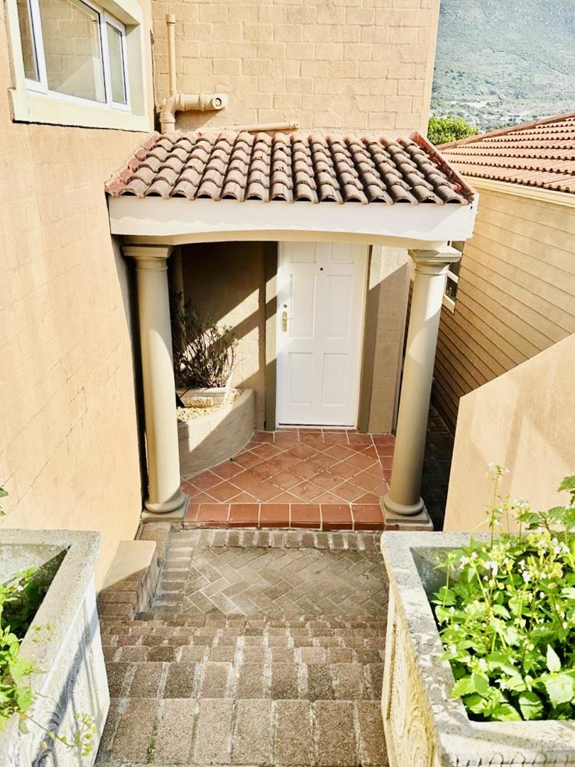 To Let 2 Bedroom Property for Rent in Hout Bay Western Cape